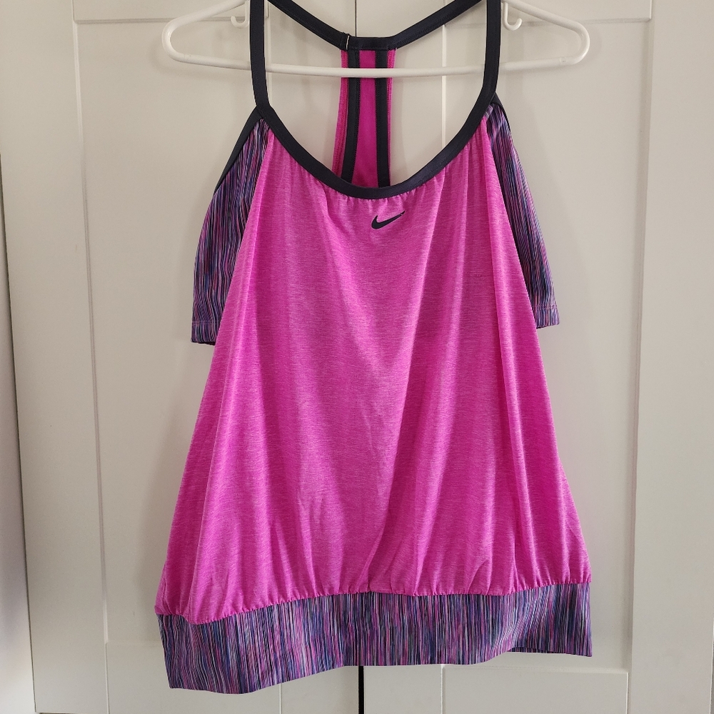 EUC Nike tank top with built in bra